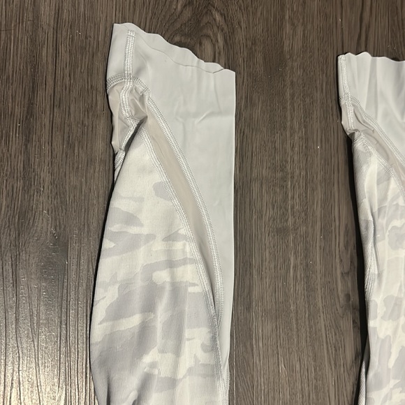 Light camo lulu lemon leggings - Picture 4 of 6